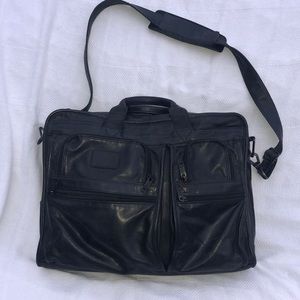 Aut TUMI soft black leather computer Bag briefcase